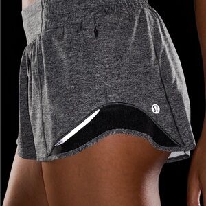 Lululemon hotty hot low rise (mid rise on me) size 4 NWOT